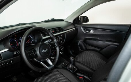 KIA Rio IV, 2018 год, 858 000 рублей, 5 фотография