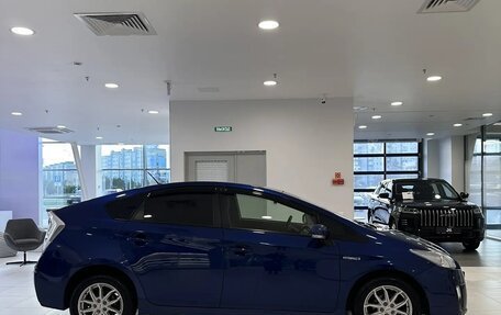 Toyota Prius, 2011 год, 919 000 рублей, 3 фотография
