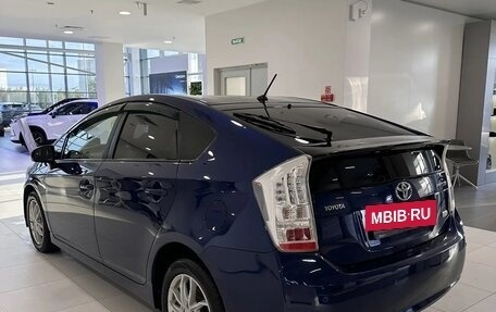 Toyota Prius, 2011 год, 919 000 рублей, 6 фотография