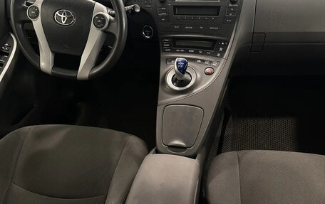 Toyota Prius, 2011 год, 919 000 рублей, 7 фотография