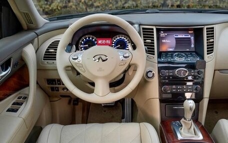 Infiniti FX II, 2012 год, 2 050 000 рублей, 10 фотография