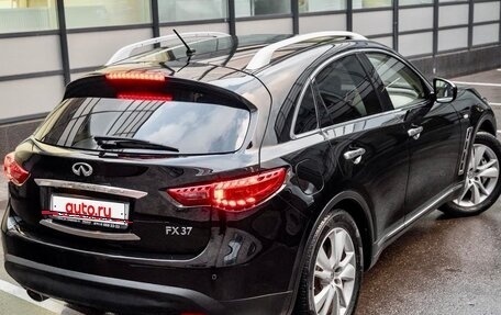 Infiniti FX II, 2012 год, 2 050 000 рублей, 23 фотография