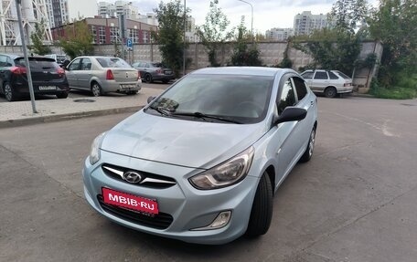 Hyundai Solaris II рестайлинг, 2011 год, 650 000 рублей, 1 фотография