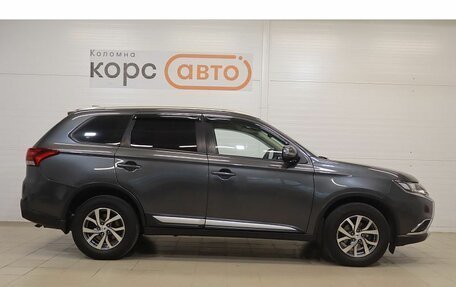 Mitsubishi Outlander III рестайлинг 3, 2018 год, 2 049 000 рублей, 4 фотография