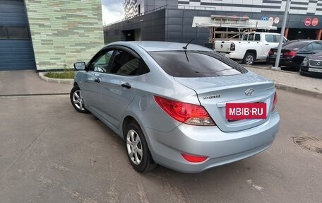 Hyundai Solaris II рестайлинг, 2011 год, 650 000 рублей, 3 фотография
