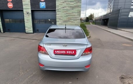 Hyundai Solaris II рестайлинг, 2011 год, 650 000 рублей, 4 фотография