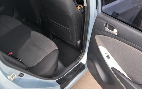 Hyundai Solaris II рестайлинг, 2011 год, 650 000 рублей, 17 фотография