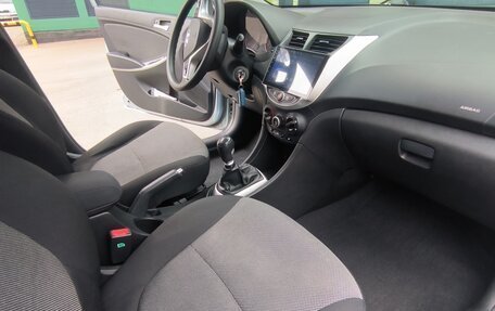 Hyundai Solaris II рестайлинг, 2011 год, 650 000 рублей, 18 фотография
