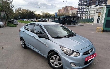 Hyundai Solaris II рестайлинг, 2011 год, 650 000 рублей, 7 фотография