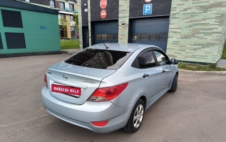 Hyundai Solaris II рестайлинг, 2011 год, 650 000 рублей, 5 фотография