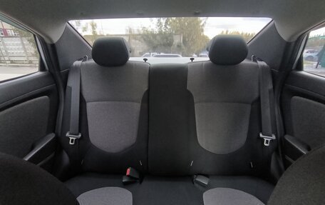 Hyundai Solaris II рестайлинг, 2011 год, 650 000 рублей, 19 фотография