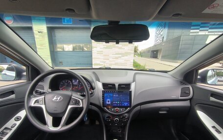 Hyundai Solaris II рестайлинг, 2011 год, 650 000 рублей, 21 фотография