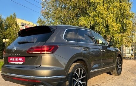Volkswagen Touareg III, 2018 год, 4 600 000 рублей, 3 фотография