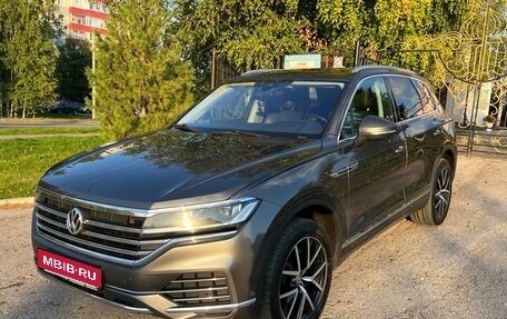 Volkswagen Touareg III, 2018 год, 4 600 000 рублей, 6 фотография