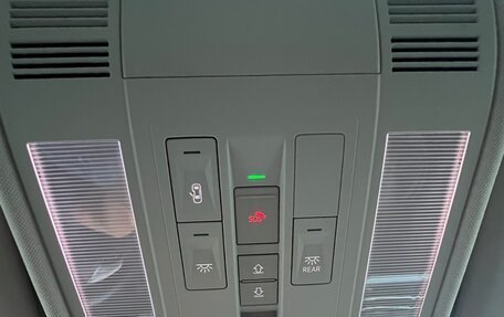 Volkswagen Touareg III, 2018 год, 4 600 000 рублей, 24 фотография