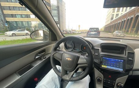 Chevrolet Cruze II, 2010 год, 549 000 рублей, 10 фотография
