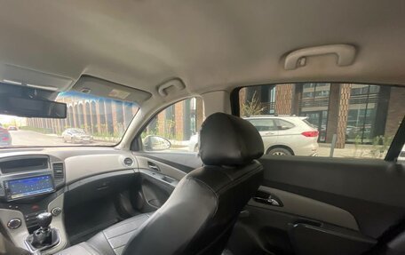 Chevrolet Cruze II, 2010 год, 549 000 рублей, 12 фотография