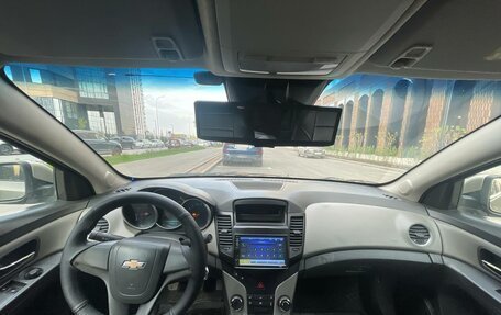 Chevrolet Cruze II, 2010 год, 549 000 рублей, 8 фотография