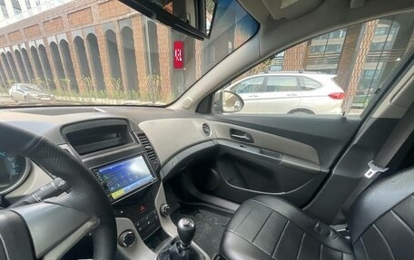 Chevrolet Cruze II, 2010 год, 549 000 рублей, 7 фотография