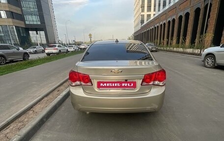 Chevrolet Cruze II, 2010 год, 549 000 рублей, 9 фотография