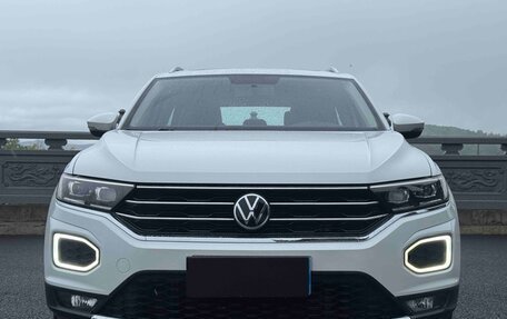 Volkswagen T-Roc I, 2022 год, 1 690 000 рублей, 2 фотография