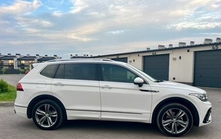 Volkswagen Tiguan II, 2022 год, 3 390 000 рублей, 6 фотография