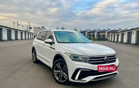 Volkswagen Tiguan II, 2022 год, 3 390 000 рублей, 7 фотография