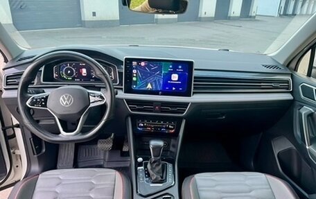 Volkswagen Tiguan II, 2022 год, 3 390 000 рублей, 13 фотография