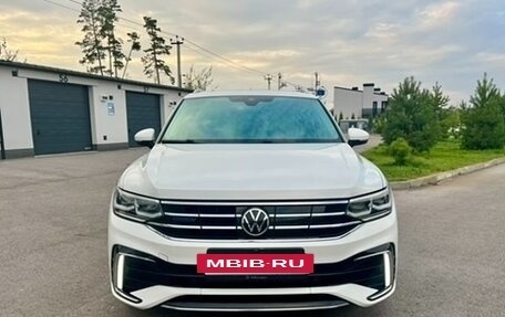 Volkswagen Tiguan II, 2022 год, 3 390 000 рублей, 8 фотография