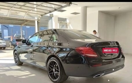 Mercedes-Benz E-Класс, 2017 год, 2 650 000 рублей, 3 фотография