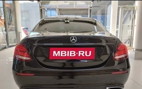 Mercedes-Benz E-Класс, 2017 год, 2 650 000 рублей, 4 фотография