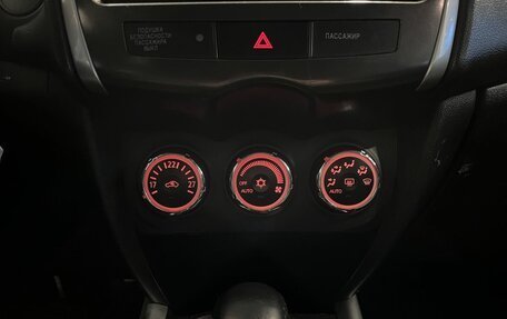 Mitsubishi ASX I рестайлинг, 2013 год, 1 100 000 рублей, 29 фотография
