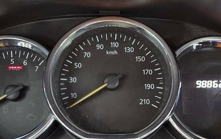 Renault Logan II, 2022 год, 999 000 рублей, 10 фотография