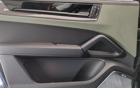 Porsche Cayenne III, 2026 год, 28 980 000 рублей, 3 фотография