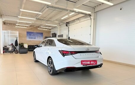 Hyundai Elantra, 2021 год, 1 999 000 рублей, 4 фотография