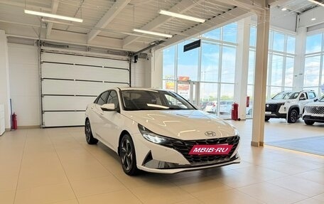 Hyundai Elantra, 2021 год, 1 999 000 рублей, 8 фотография