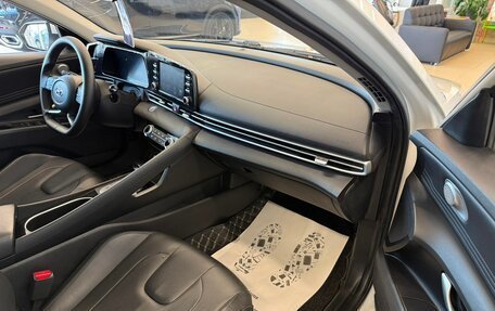 Hyundai Elantra, 2021 год, 1 999 000 рублей, 12 фотография