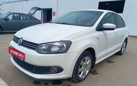 Volkswagen Polo VI (EU Market), 2012 год, 690 000 рублей, 2 фотография