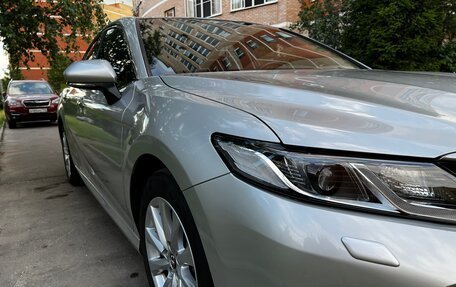 Toyota Camry, 2018 год, 2 700 000 рублей, 2 фотография