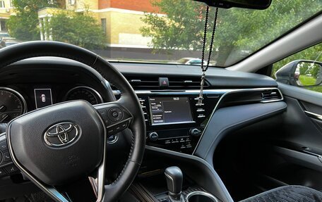 Toyota Camry, 2018 год, 2 700 000 рублей, 7 фотография