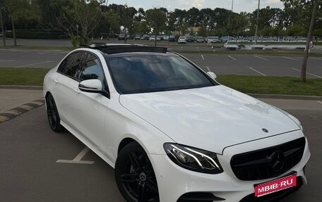 Mercedes-Benz E-Класс, 2017 год, 3 300 000 рублей, 1 фотография