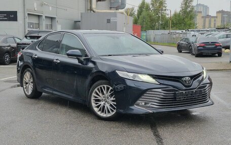 Toyota Camry, 2018 год, 2 590 000 рублей, 1 фотография