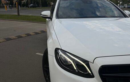 Mercedes-Benz E-Класс, 2017 год, 3 300 000 рублей, 5 фотография