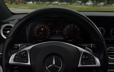 Mercedes-Benz E-Класс, 2017 год, 3 300 000 рублей, 23 фотография
