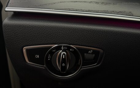 Mercedes-Benz E-Класс, 2017 год, 3 300 000 рублей, 24 фотография