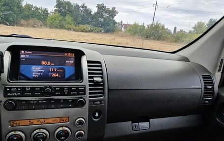 Nissan Pathfinder, 2005 год, 900 000 рублей, 17 фотография