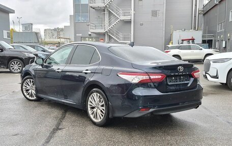Toyota Camry, 2018 год, 2 590 000 рублей, 2 фотография