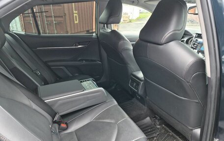 Toyota Camry, 2018 год, 2 590 000 рублей, 4 фотография