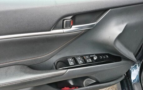 Toyota Camry, 2018 год, 2 590 000 рублей, 6 фотография