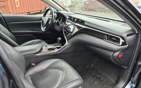 Toyota Camry, 2018 год, 2 590 000 рублей, 5 фотография